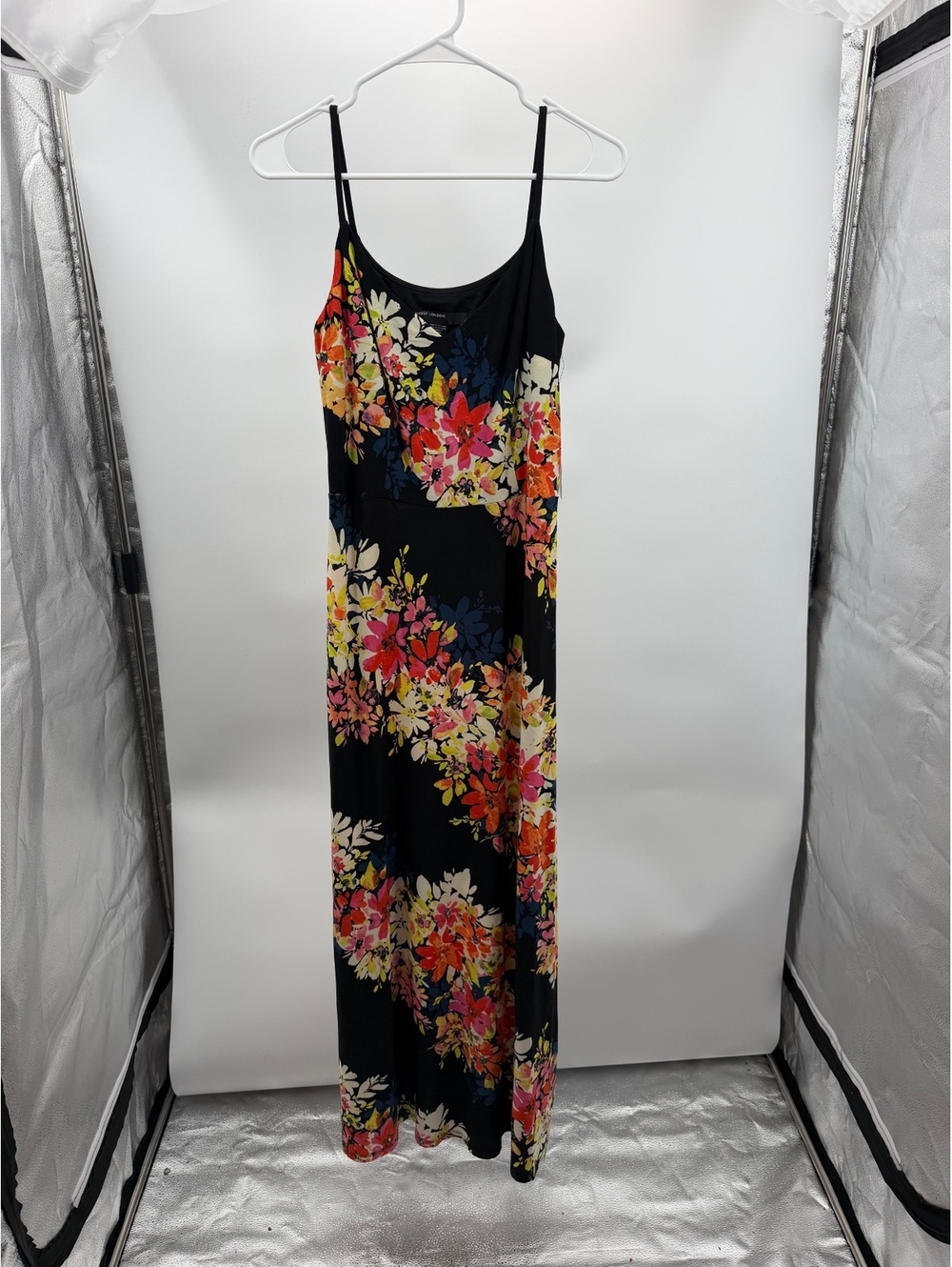 Maggy London black floral sleeveless maxi dress